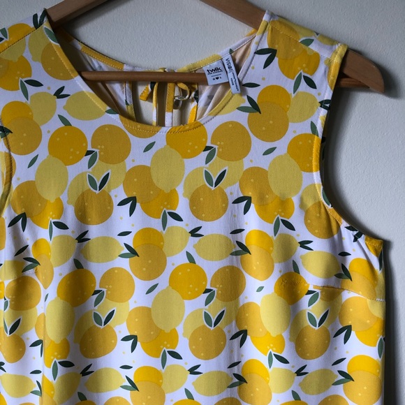 🍋 Lemon sleeveless top - Twik from Simons - size large 🍋 - Picture 3 of 16